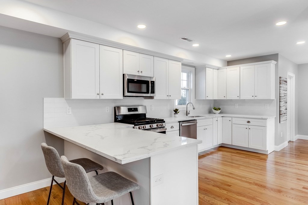 11 Burditt Road North Reading, MA 01864 - Photo 4 of 42 Gallery Image 4