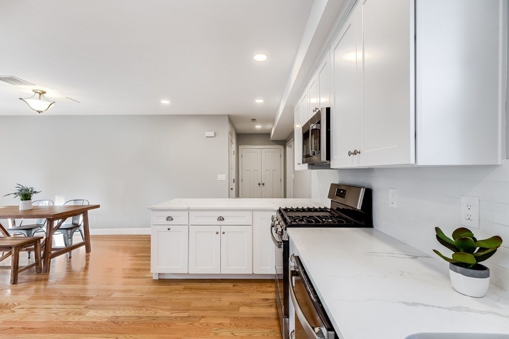 11 Burditt Road North Reading, MA 01864 - Photo 7 of 42 Gallery Image 7