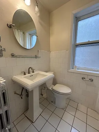 $2,300 | 6332 North Francisco Avenue, Unit 2, Chicago, IL 60659