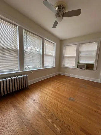 $2,300 | 6332 North Francisco Avenue, Unit 2, Chicago, IL 60659