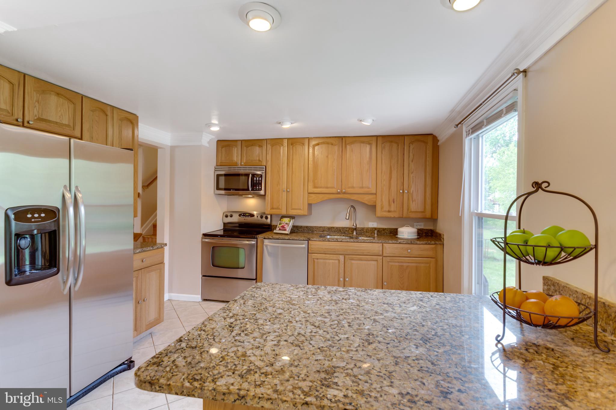 9010 Ridge Drive Fort Washington, MD 20744 - Photo 3 of 35 Kitchen with granite counter tops