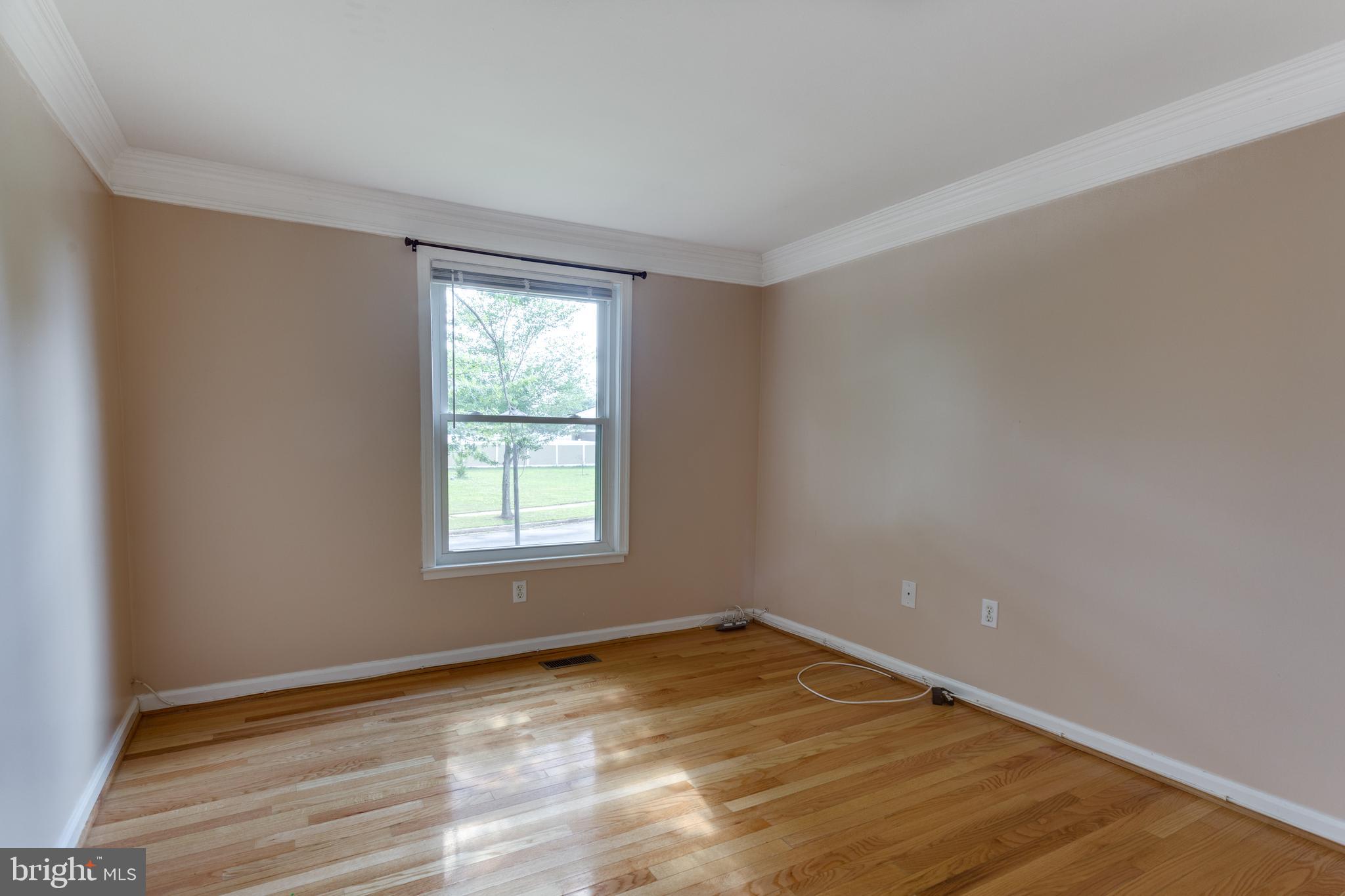 9010 Ridge Drive Fort Washington, MD 20744 - Photo 25 of 35 Bedroom 4 with ample natural lighting