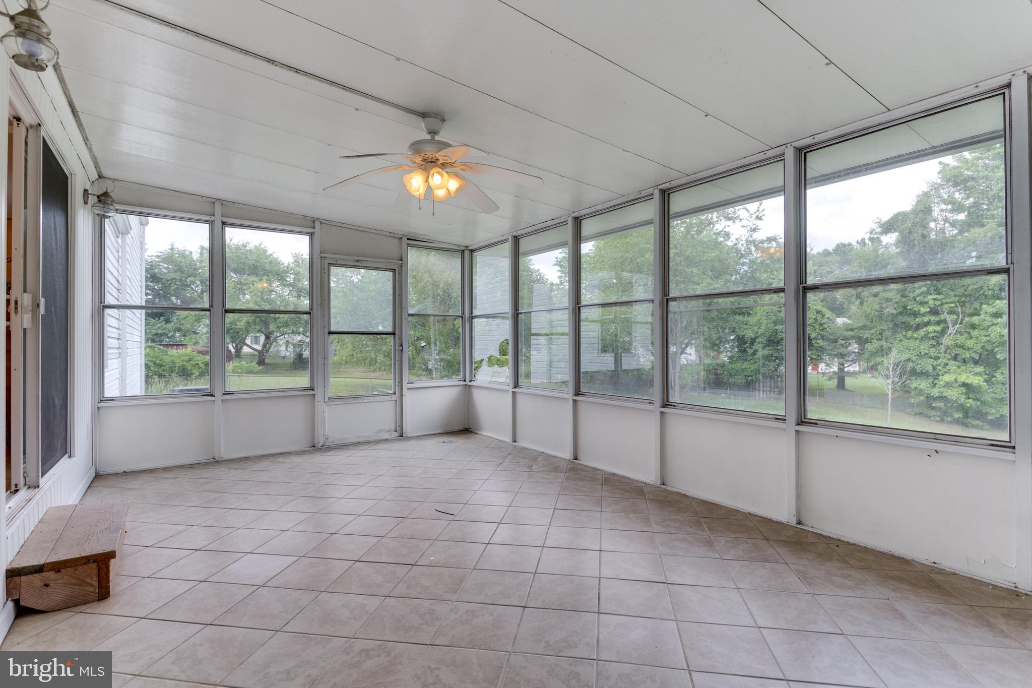 9010 Ridge Drive Fort Washington, MD 20744 - Photo 31 of 35 Sun room