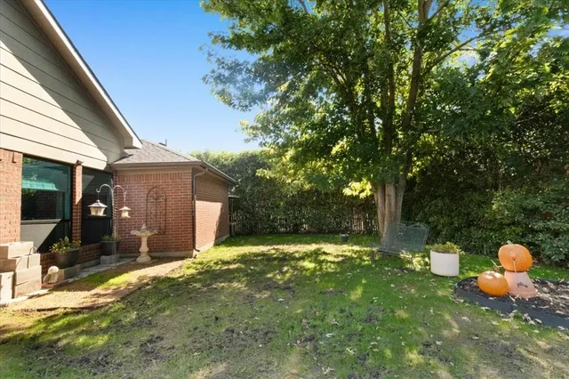 $425,000 | 716 Glenview Drive, Mansfield, TX 76063