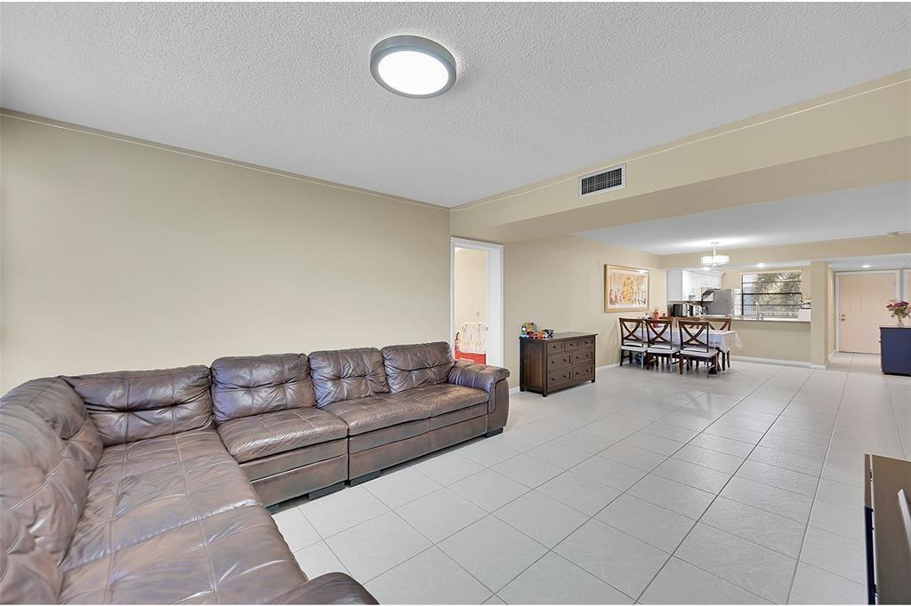 6109 Balboa Circle, Unit 305 Boca Raton, FL 33433 - Photo 11 of 22 Photo 11