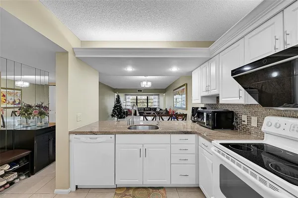 $249,900 | 6109 Balboa Circle, Unit 305, Boca Raton, FL 33433