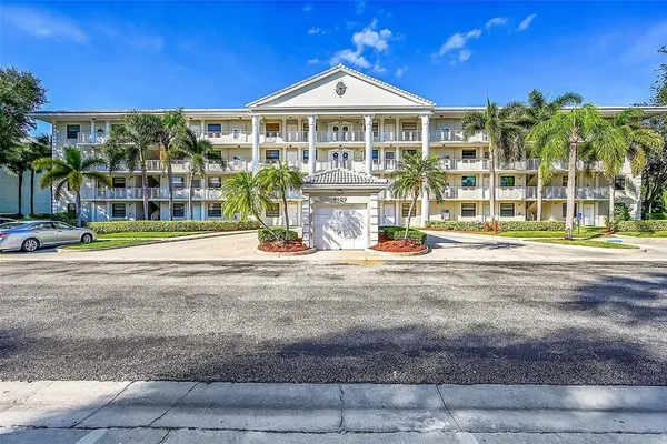$249,900 | 6109 Balboa Circle, Unit 305, Boca Raton, FL 33433