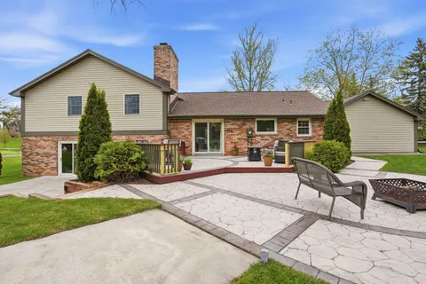 $549,900 | 3941 South Brook Road, Caledonia, WI 53126