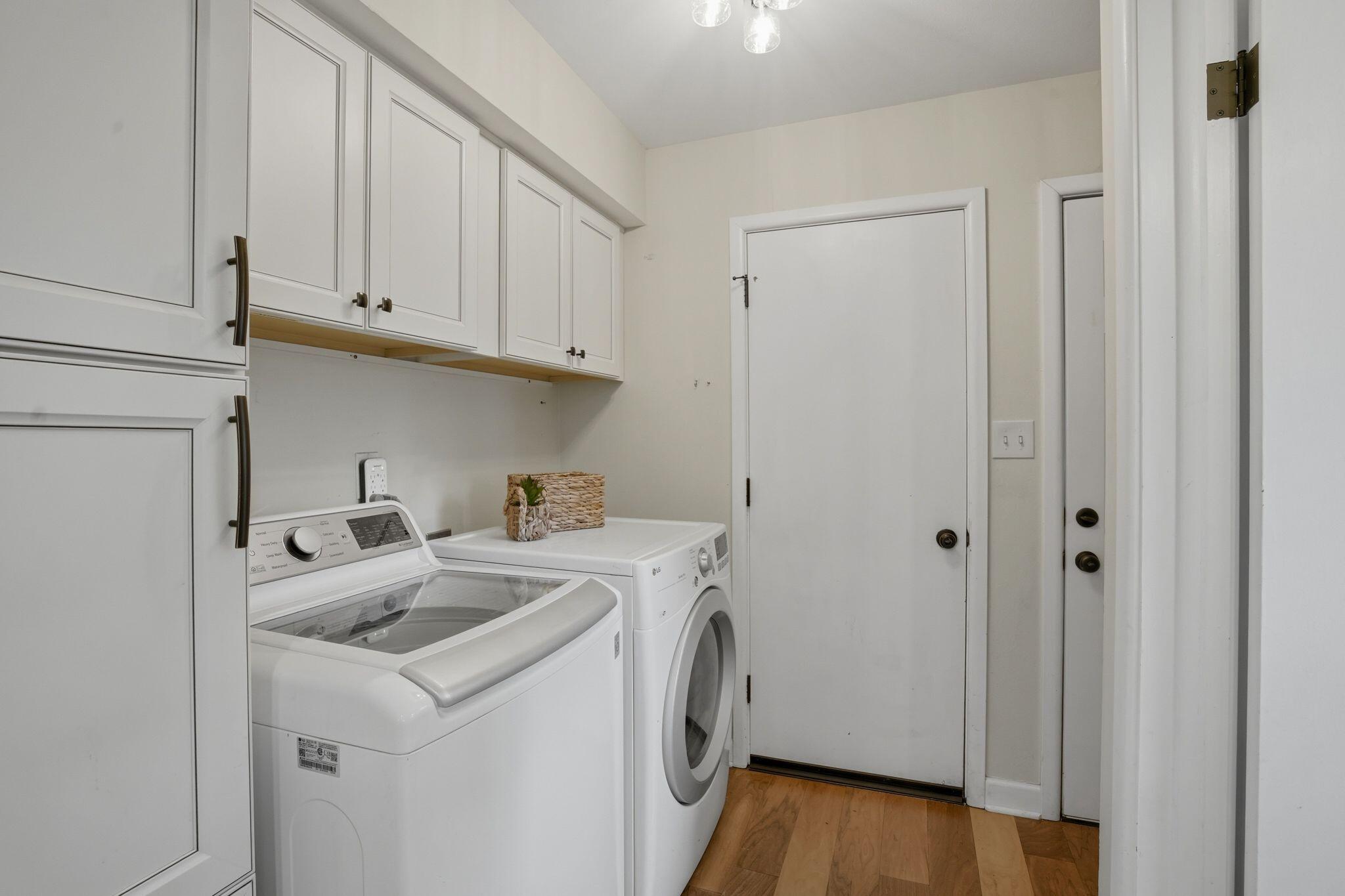 3941 South Brook Road Caledonia, WI 53126 - Photo 35 of 50 Main Level Laundry