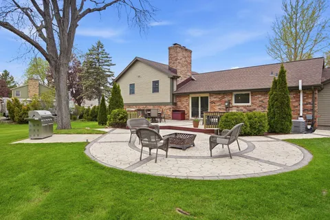 $549,900 | 3941 South Brook Road, Caledonia, WI 53126