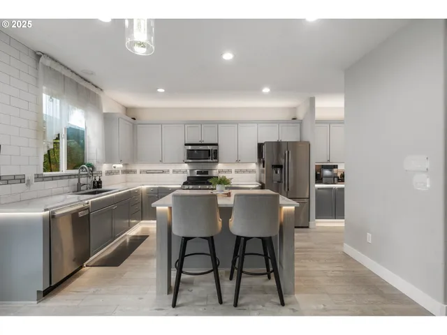 $799,900 | 6055 Southeast 28th Street, Gresham, OR 97080