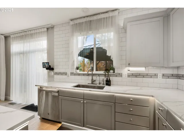 $799,900 | 6055 Southeast 28th Street, Gresham, OR 97080