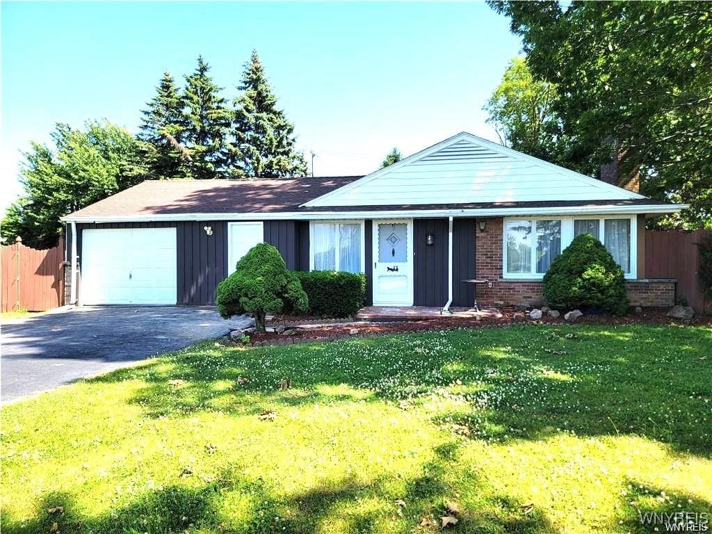 664 Upper Mountain Road Lewiston, NY 14092 - Photo 1 of 26