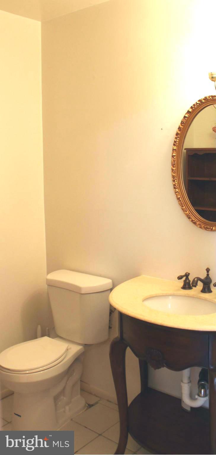 11312 Links Court Reston, VA 20190 - Photo 12 of 29 Bath