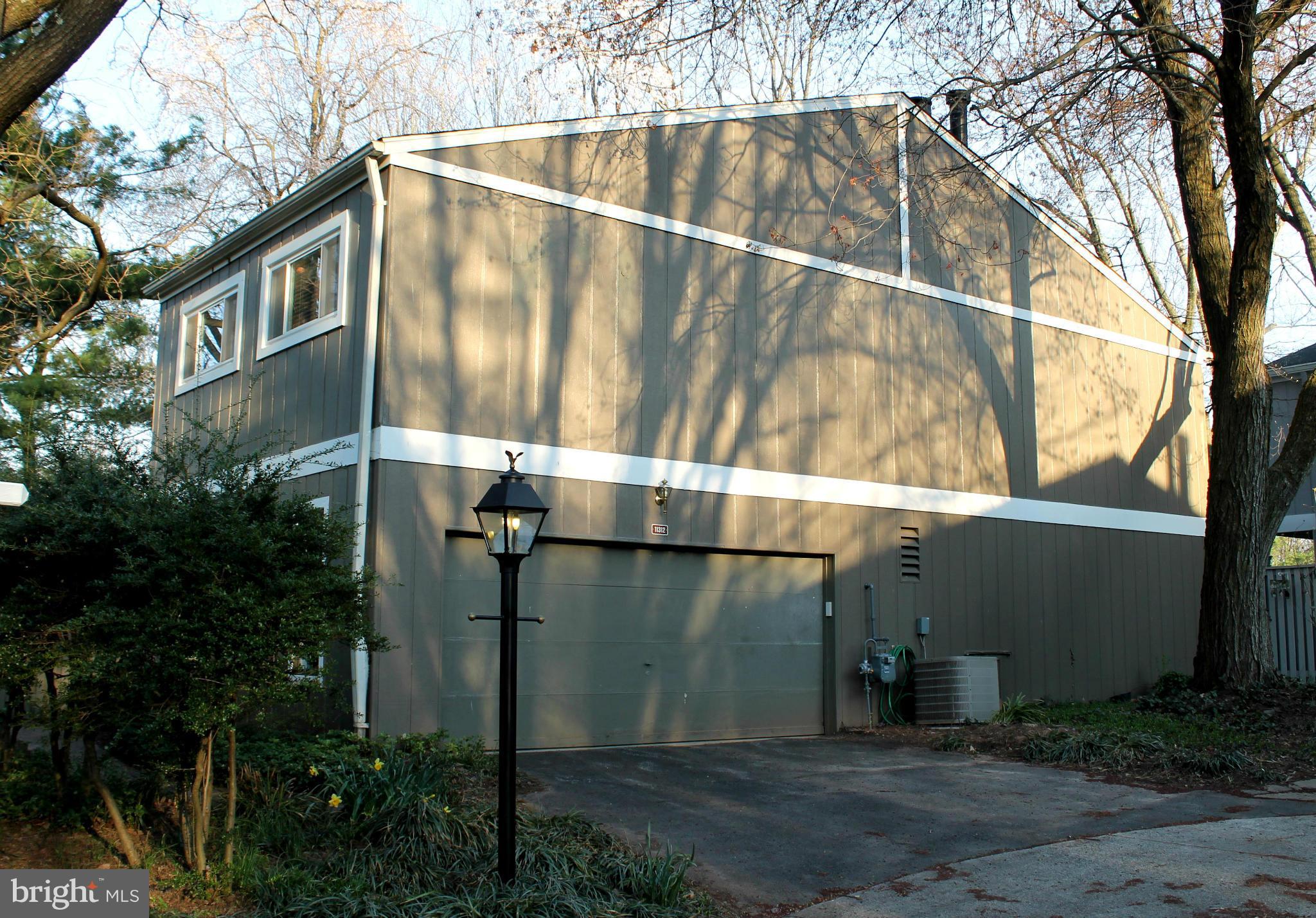 11312 Links Court Reston, VA 20190 - Photo 4 of 29 Exterior (Front)