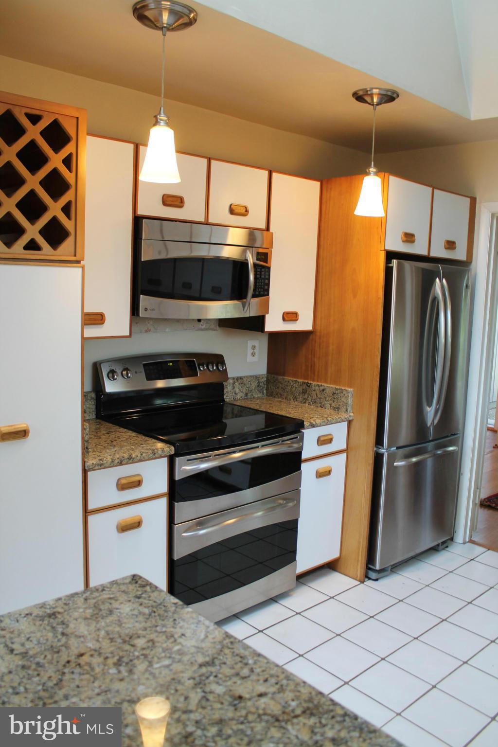 11312 Links Court Reston, VA 20190 - Photo 7 of 29 Kitchen
