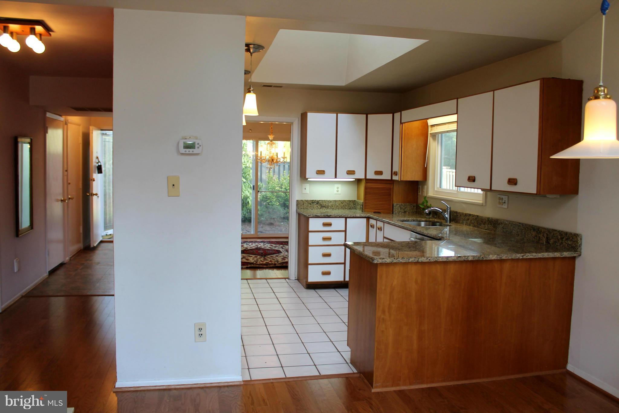 11312 Links Court Reston, VA 20190 - Photo 8 of 29 Interior (General)