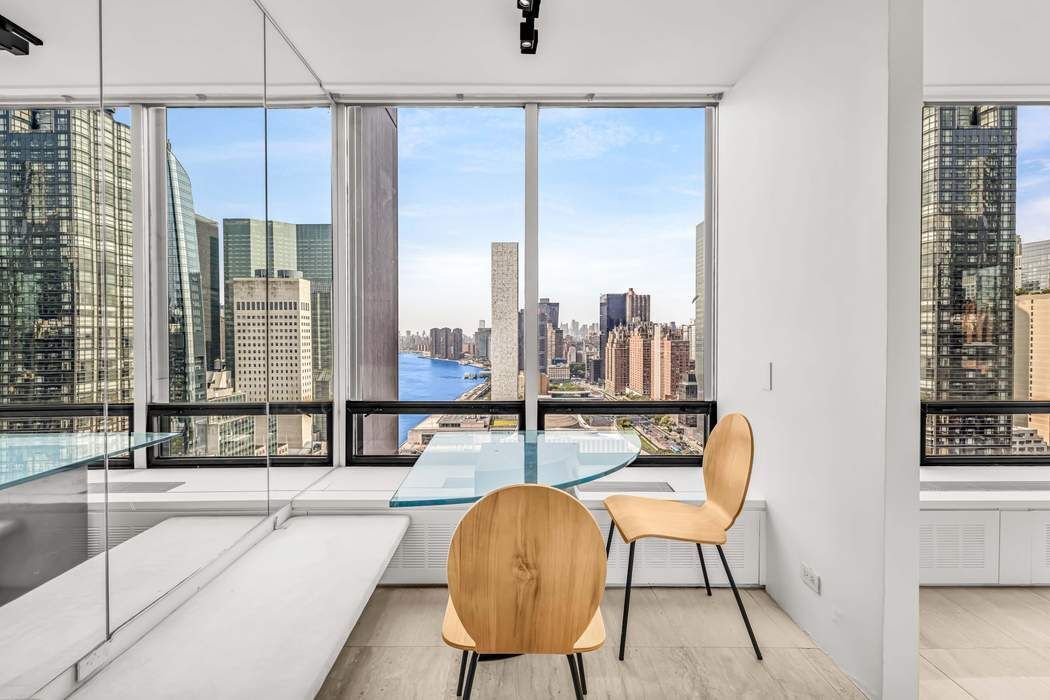 870 United Nations Plaza, Unit 28A Manhattan, NY 10017 - Photo 8 of 28