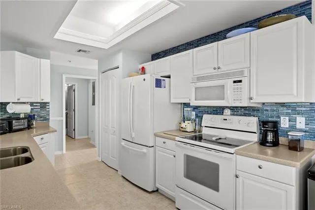 $5,500 | 14817 Laguna Drive, Unit 501, Fort Myers, FL 33908