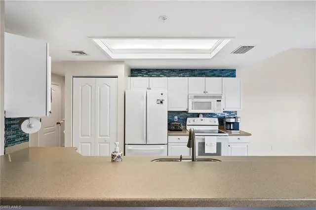 $5,500 | 14817 Laguna Drive, Unit 501, Fort Myers, FL 33908