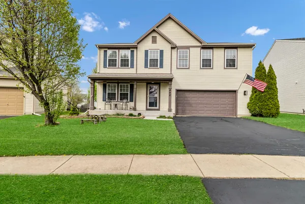 $465,000 | 422 Westport Drive, Pingree Grove, IL 60140