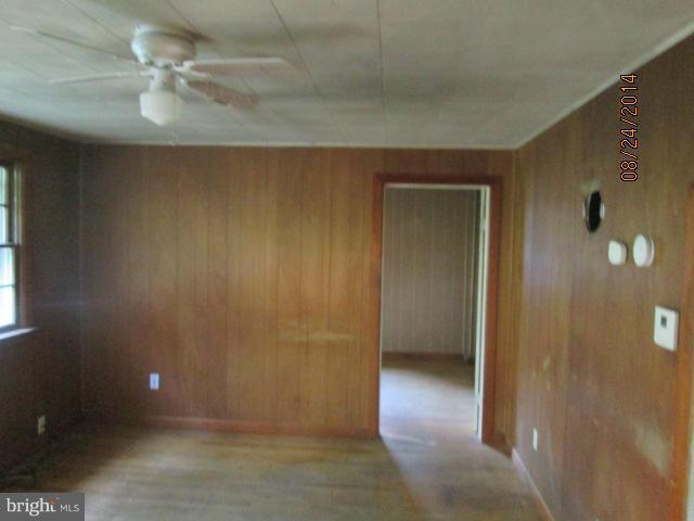 1120 Poplar Grove Road Street, MD 21154 - Photo 8 of 13 Living Room