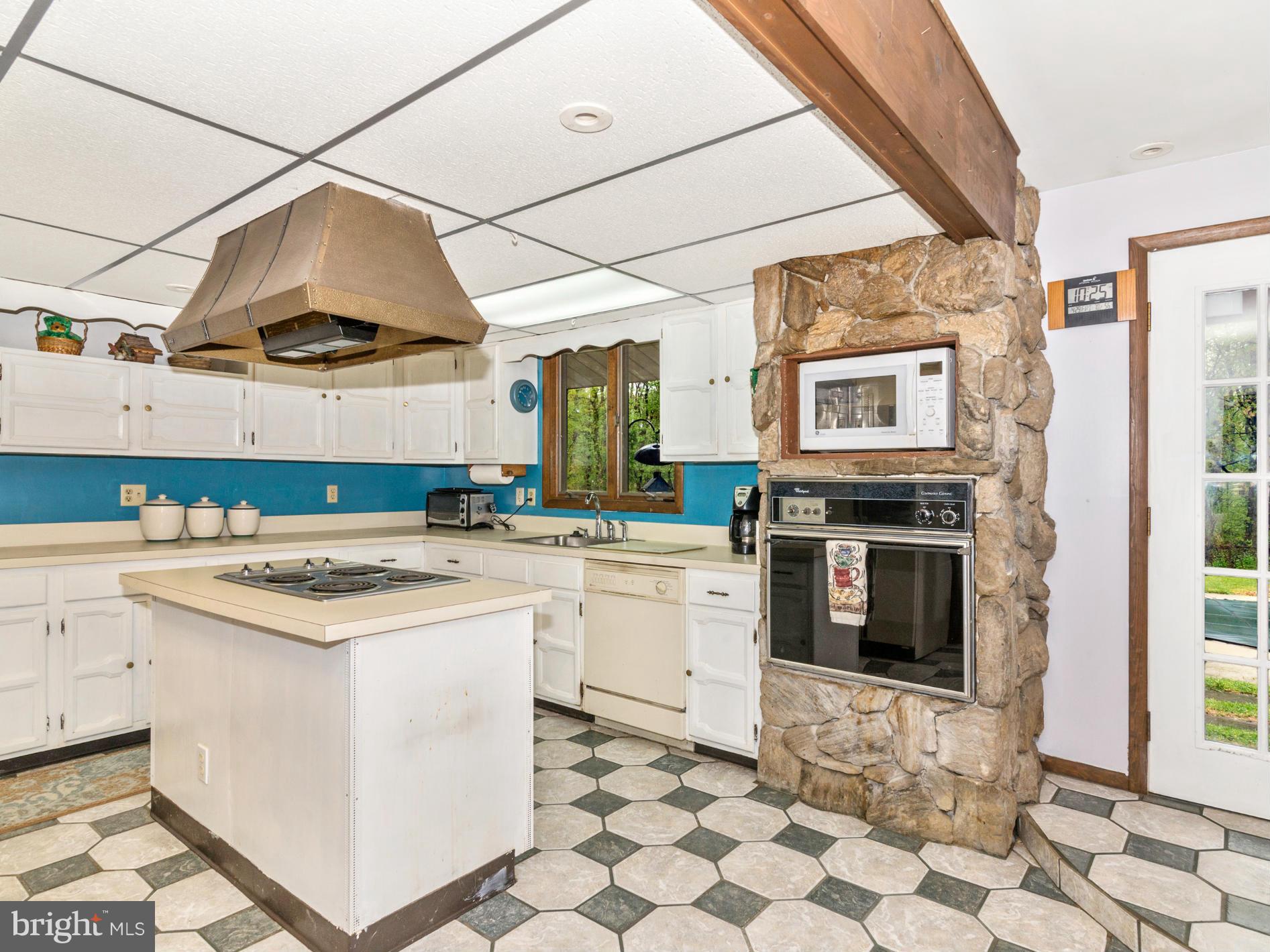 7012 Runkles Road Mount Airy, MD 21771 - Photo 11 of 30 Kitchen