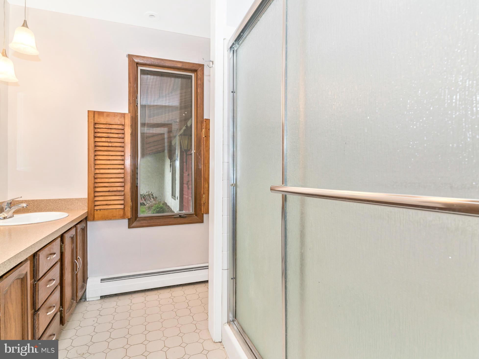 7012 Runkles Road Mount Airy, MD 21771 - Photo 23 of 30 Hall Bath