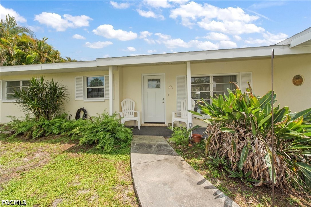 1728 Club House Road North Fort Myers, FL 33917 - Photo 3 of 44