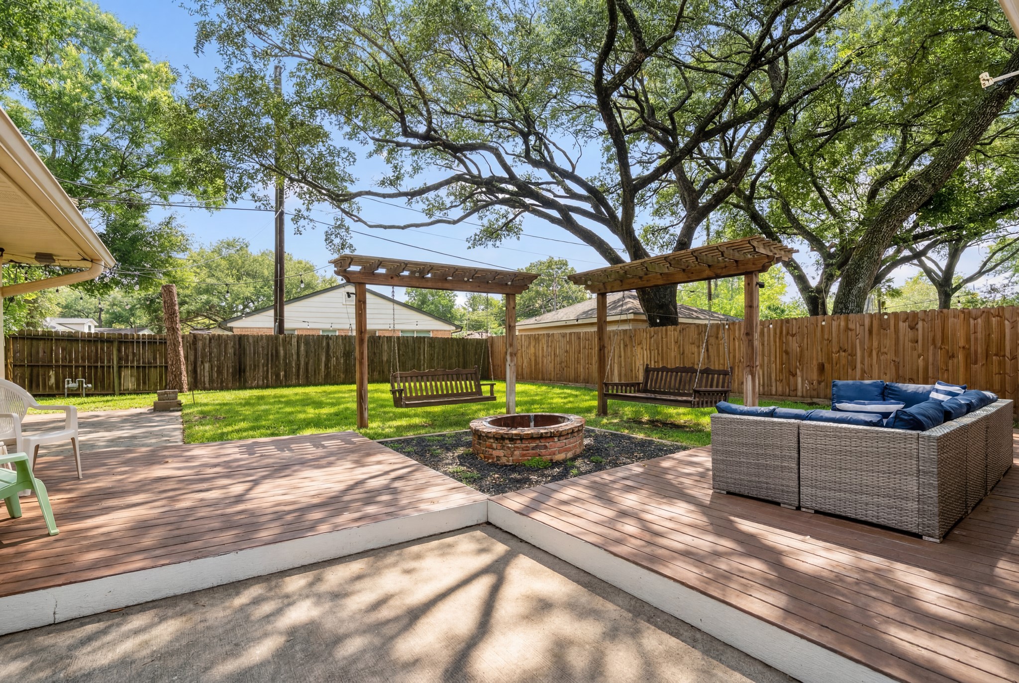 5658 Cartagena Street Houston, TX 77035 - Photo 21 of 33 Step outside into your private backyard oasis!