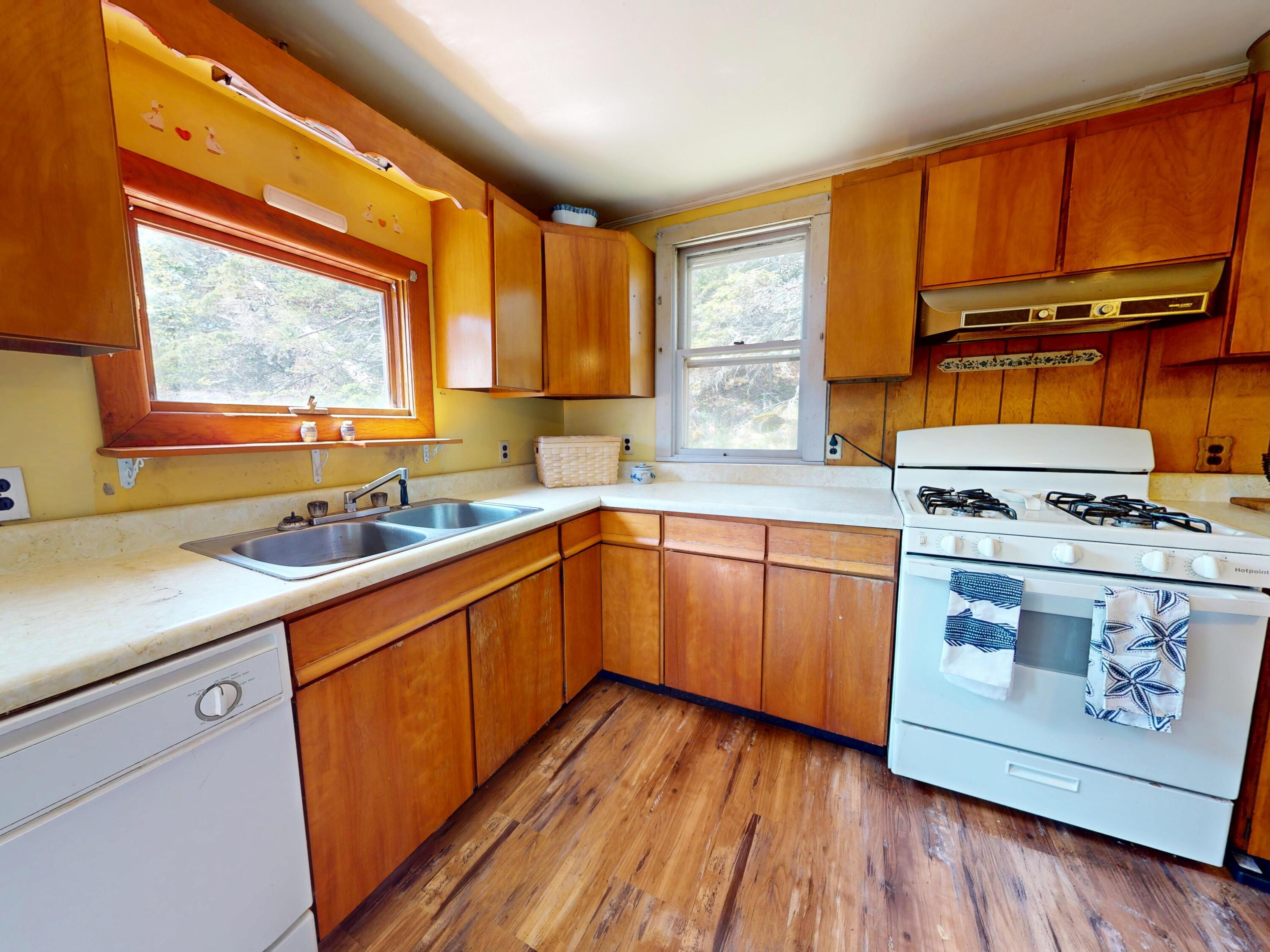 210 Old Harbor Road Vinalhaven, ME 04863 - Photo 5 of 24 Old-Harbor-Rd-05142025_132215