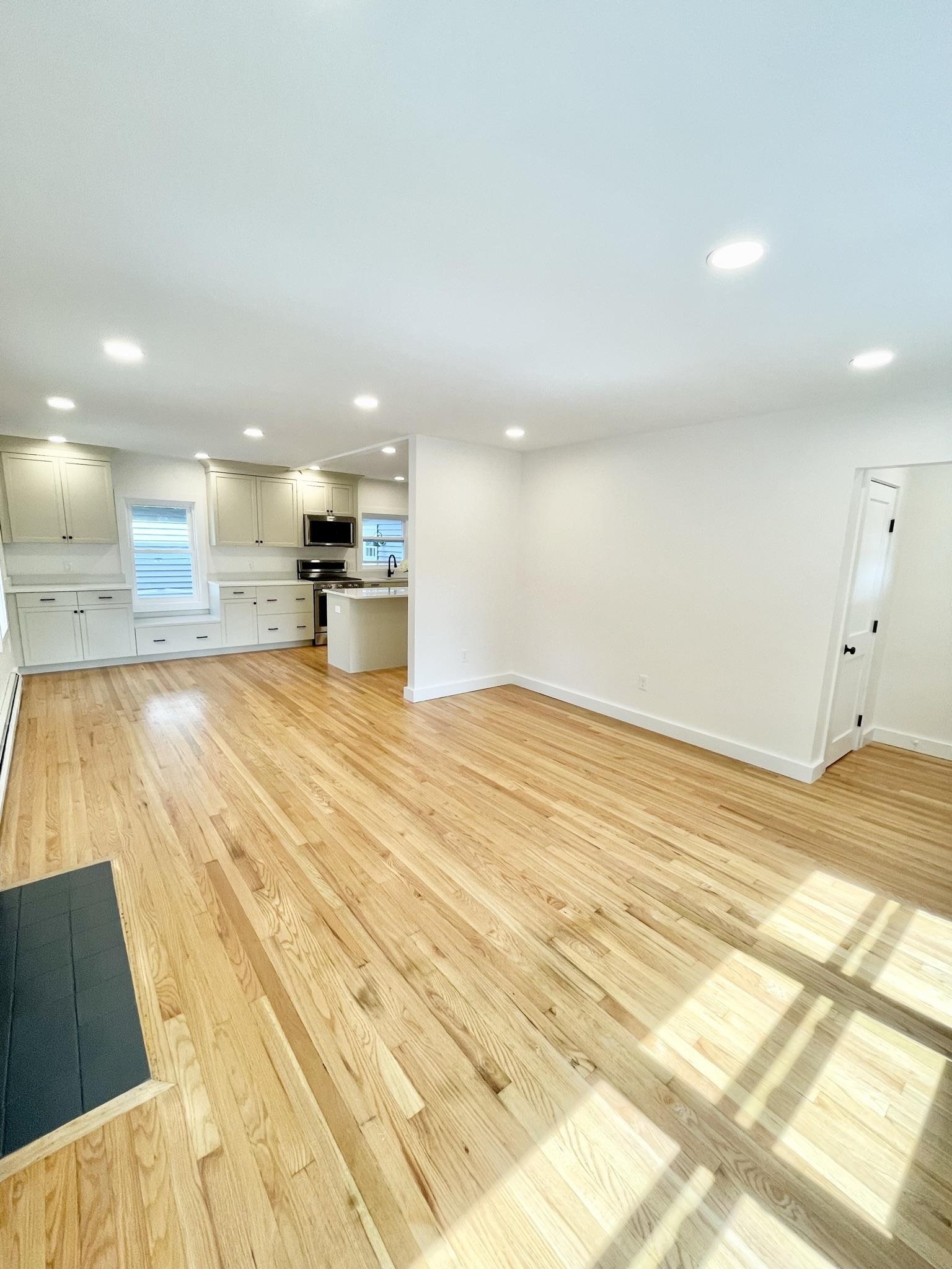 201 Thaxter Road Portsmouth, NH 03801 - Photo 8 of 20 Gallery Image 8