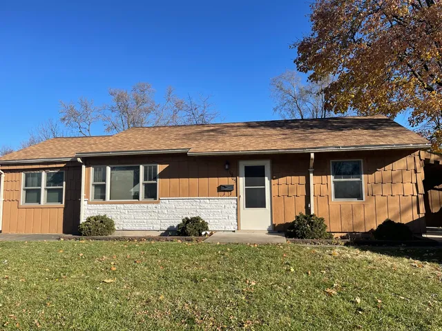 $249,900 | 1905 Inner Cir Drive, Crest Hill, IL 60403