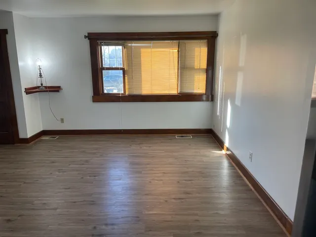 $249,900 | 1905 Inner Cir Drive, Crest Hill, IL 60403