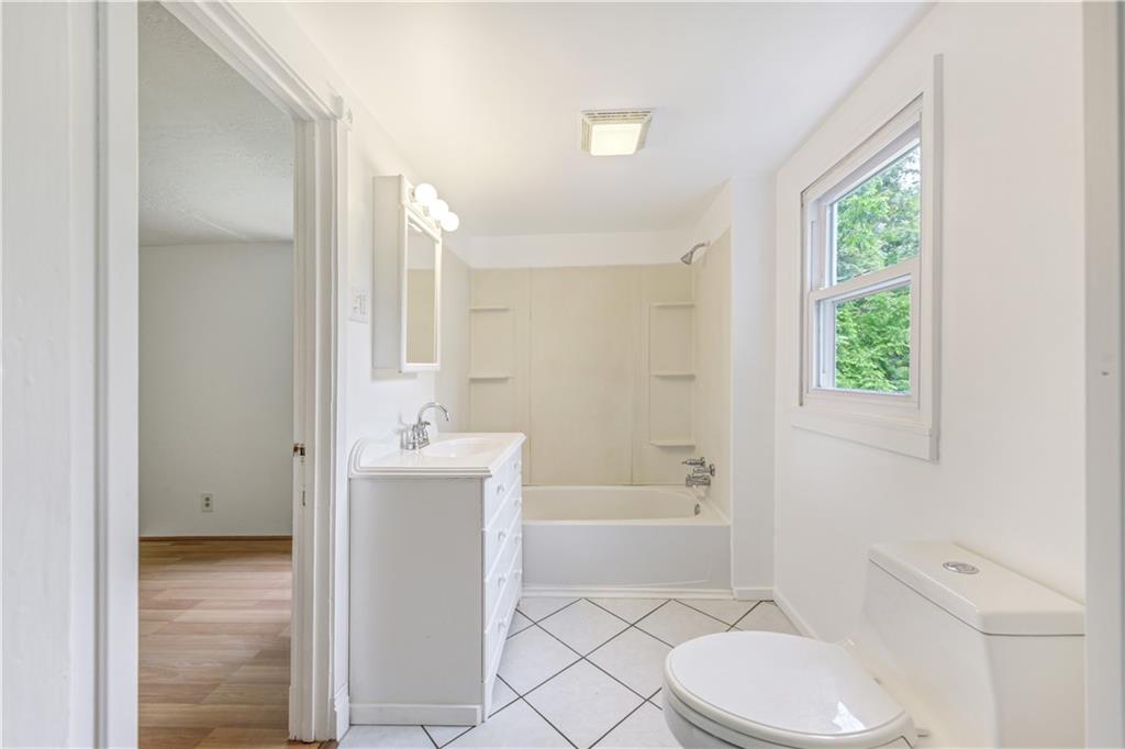 204 Marshall Road Oakdale, PA 15071 - Photo 13 of 23