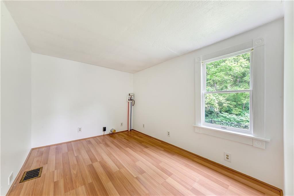 204 Marshall Road Oakdale, PA 15071 - Photo 14 of 23