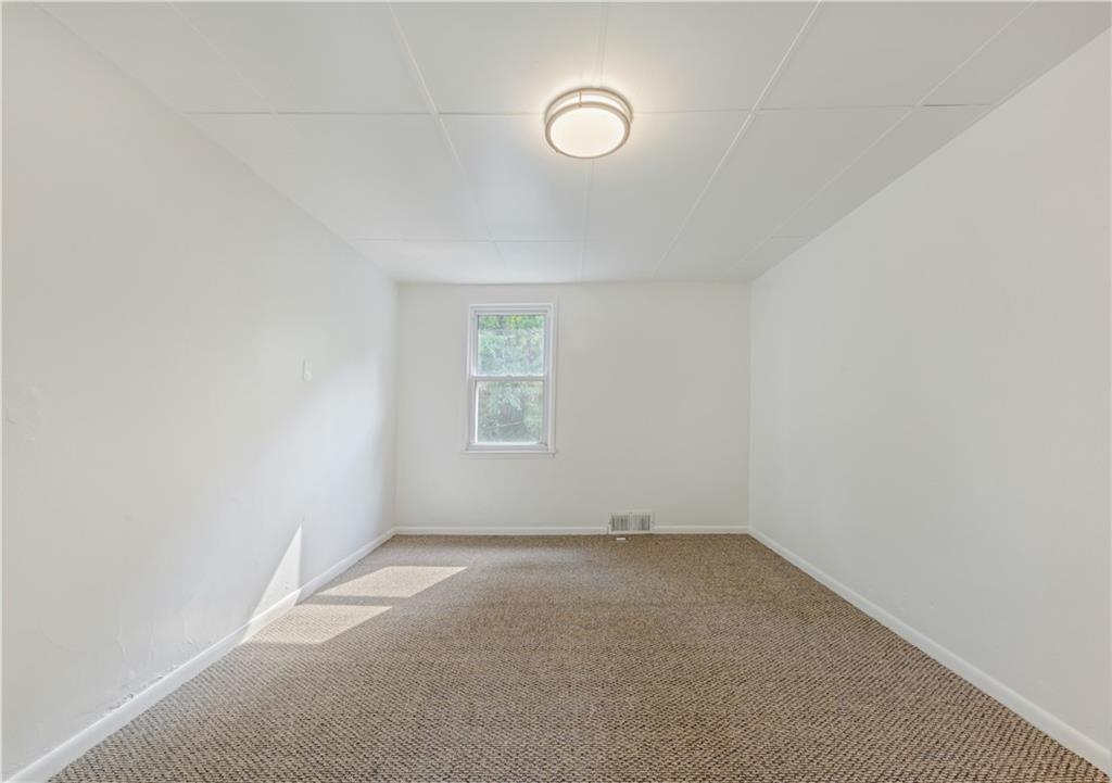 204 Marshall Road Oakdale, PA 15071 - Photo 8 of 23
