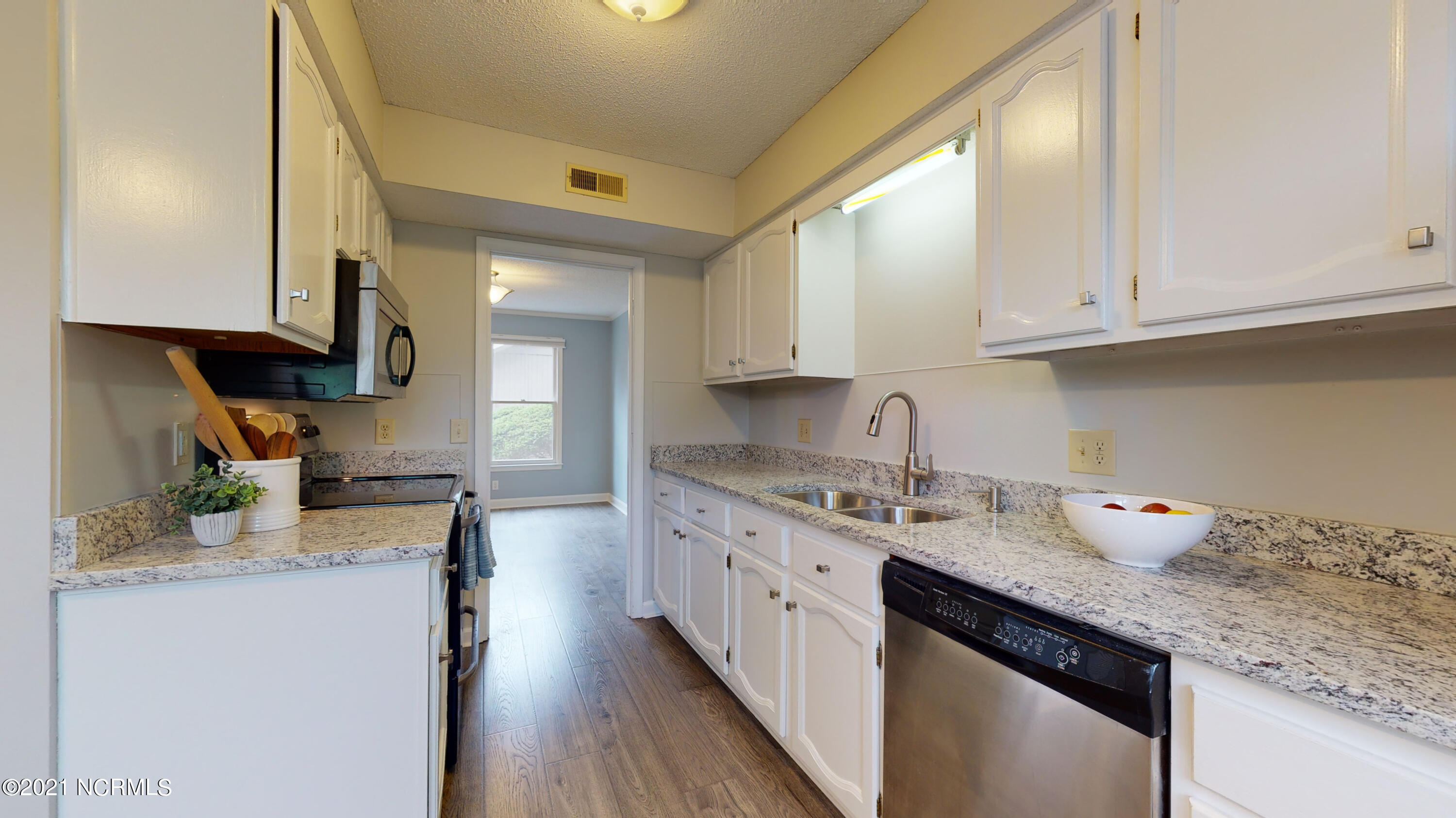 1855 Quail Ridge Road, Unit U Greenville, NC 27858 - Photo 16 of 30 1855-U Qual Ridge-20