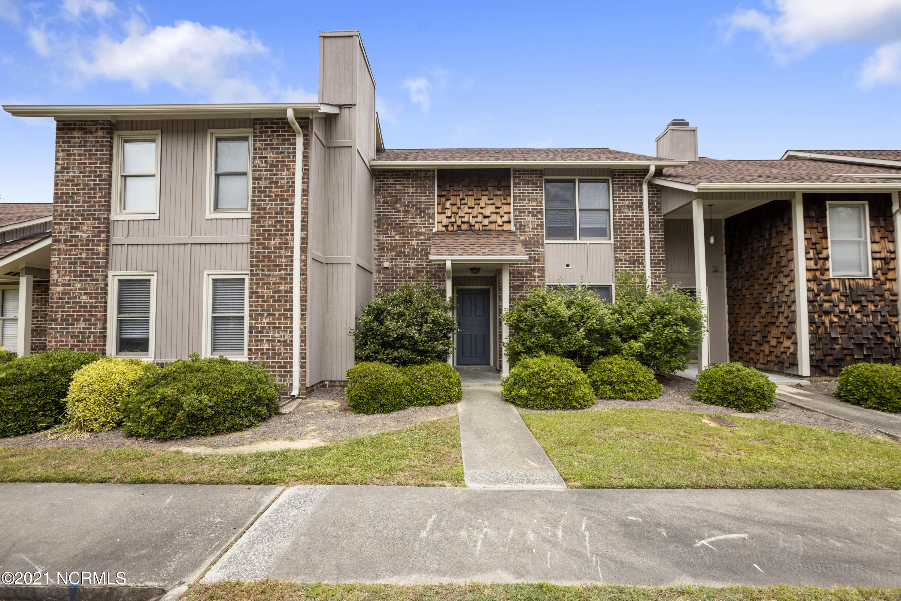 1855 Quail Ridge Road, Unit U Greenville, NC 27858 - Photo 3 of 30 1855-U Qual Ridge-8