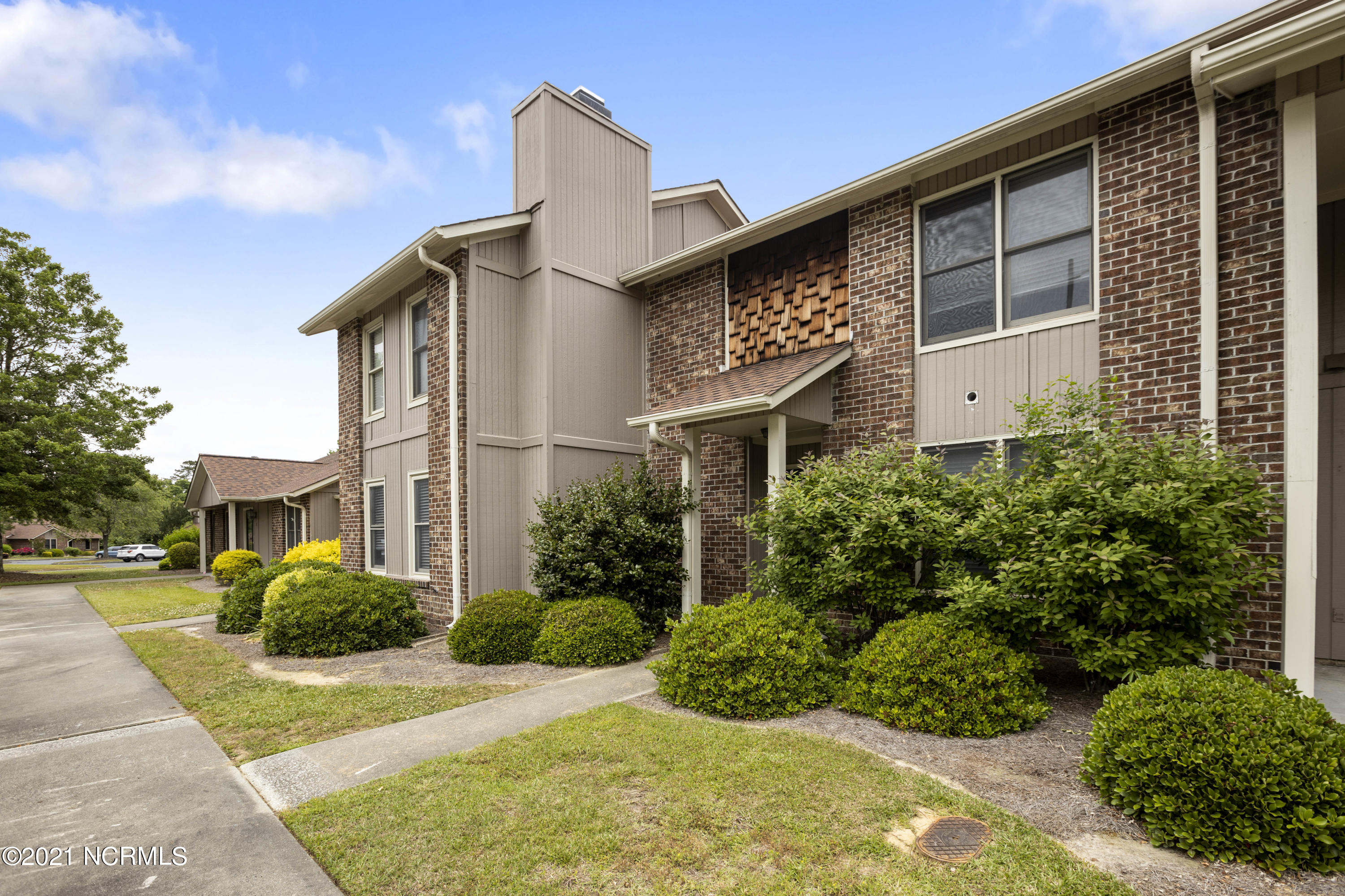 1855 Quail Ridge Road, Unit U Greenville, NC 27858 - Photo 4 of 30 1855-U Qual Ridge-9