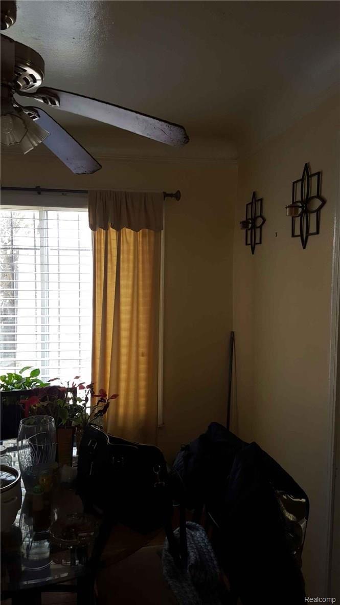 15734 Meyers Road Detroit, MI 48227 - Photo 8 of 21 170213_124243_13.jpeg