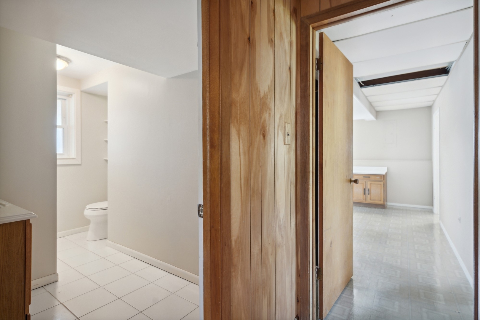 1025 Timber Lane Darien, IL 60561 - Photo 13 of 17 a bathroom with a toilet