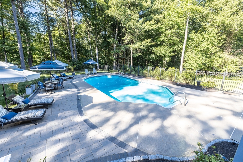 10 Winston Road Holliston, MA 01746 - Photo 6 of 38