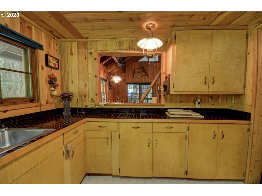 76710 East Road 30 B Rhododendron, OR 97049 - Photo 21 of 28 Gallery Image 21