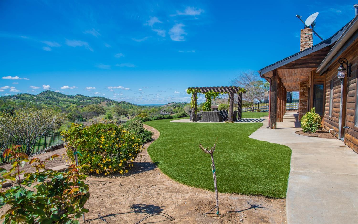 16175 Sample Road Clovis, CA 93619 - Photo 8 of 75 Gallery Image 8
