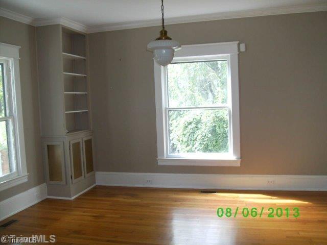 117 Brantley Circle High Point, NC 27262 - Photo 3 of 16 Living Room.