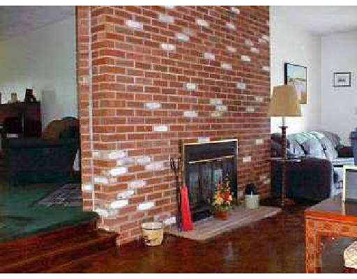 9 Cobleigh Road Boxborough, MA 01719 - Photo 4 of 6