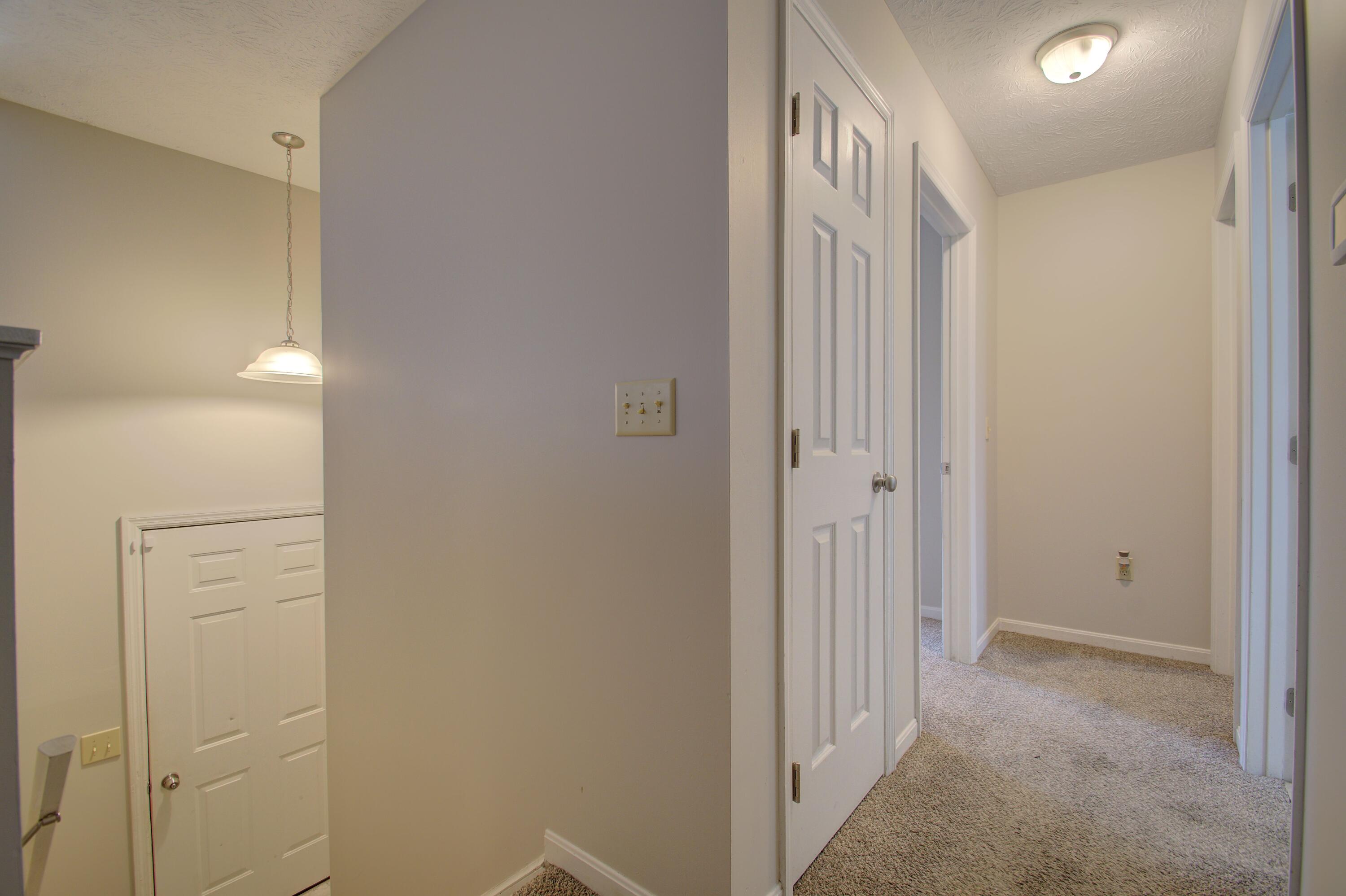 427 Ridgeview Drive Erlanger, KY 41018 - Photo 9 of 26 DSC_8986_87_88_89_90Interior01