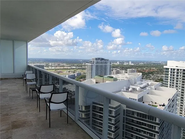 a picture of city view