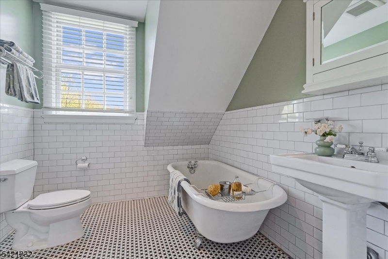 430 Ridgewood Avenue Glen Ridge, NJ 07028 - Photo 33 of 50